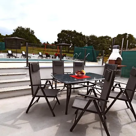 Luna - Beautiful, Modern And Luxurious 4* بولا