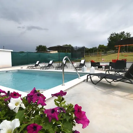 Luna - Beautiful, Modern And Luxurious Villa