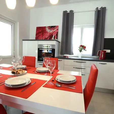 Luna - Beautiful, Modern And Luxurious Villa *